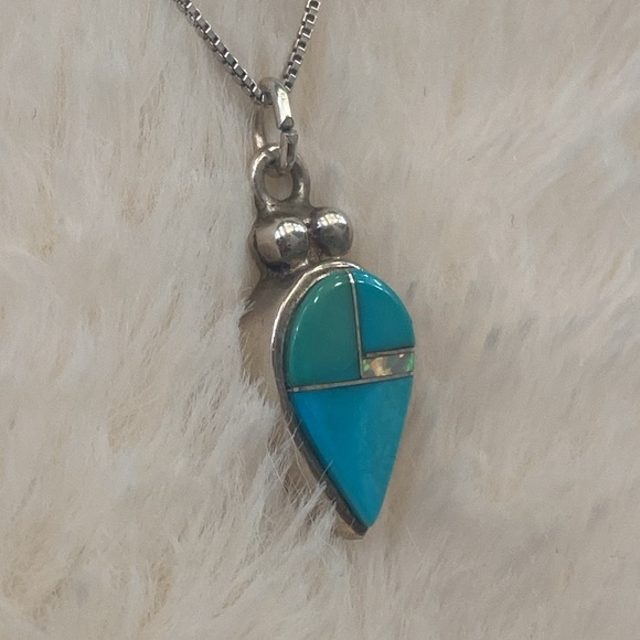 Vintage 925 Necklace with Genuine Turquoise & Mother of Pearl - Picture 2 of 7